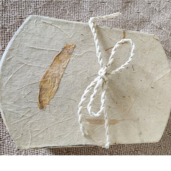 Relax and Detox with Purity Ancient Mineral Salts Aroma Sea bath Gift Set 4 oz. - Picture 5 of 9